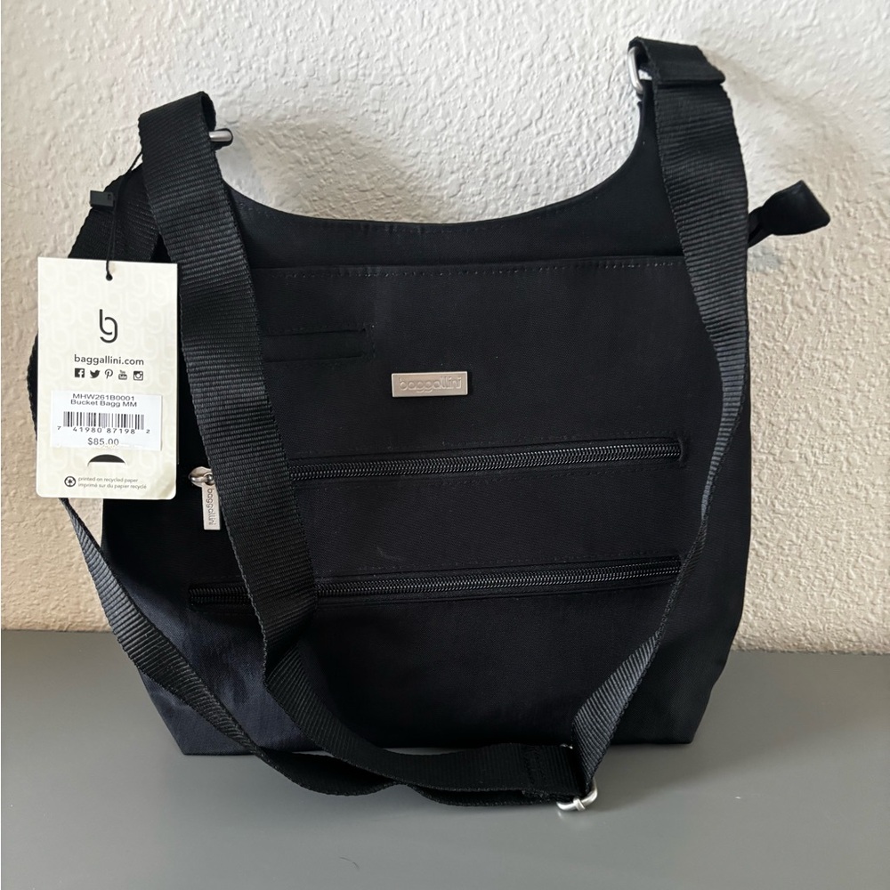Baggallini Black Bucket Bagg MM Crossbody NWT